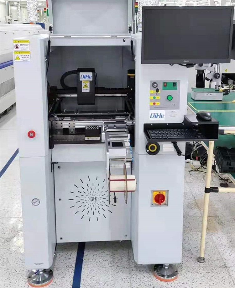 Today author from qihe sharing you with a customer case story . Customer Sharing  LabelQM41 labeling mounter  SMT Label mounter machine   electronic production from Vietnam.SMT Label Feeder for smt pick and place machine .