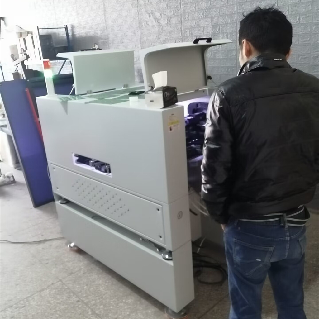 Hey guys，last post we talked about the Qihe tech  SMT line setup engineers helped customer build a brand new TVM925S smt pick and place machine with customized cabinet for pcb assembly.Now let's take a look at the video of the customer operating the TVM925S placement machine .
