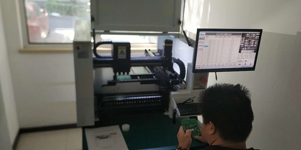 In the past few days, we had a business trip, visited one of my former customers, and visited the customer's factory with a TVM925 smt pick and place machine working in his workshop..mini pick&place machine,mini pick&place robot,mini pick&place,mini pnp,mini smd chip shooter,mini chip shooter,mini pnp machine,mini smt line,mini pnp robot,mini p&p machine,smt machine,SMT equipment,