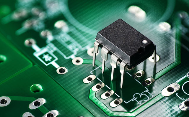  In an enhancement mode MOSFET, voltage applied to the gate terminal increases the conductivity of the device.Today qihe smt pick and place machine sharing what is the difference between a transistor and a MOSFET.